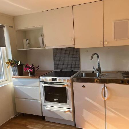 Feelhome Small 1 Bedroom Apartment Polar Vegen Tromso Luaran gambar